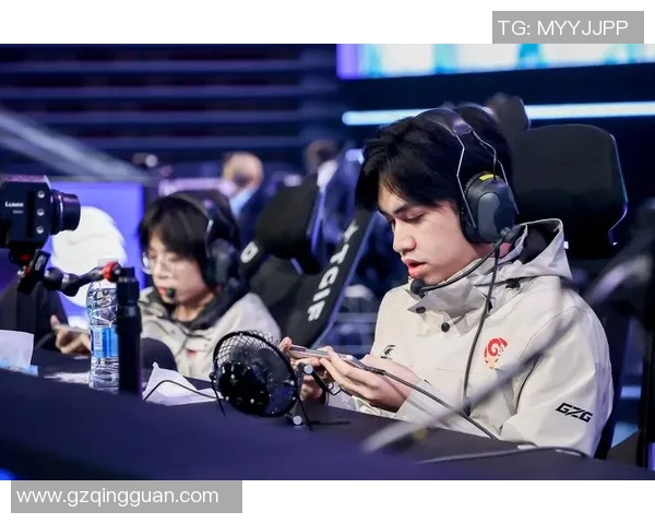 电竞大师与平民大师的较量谁能在虚拟世界中胜出